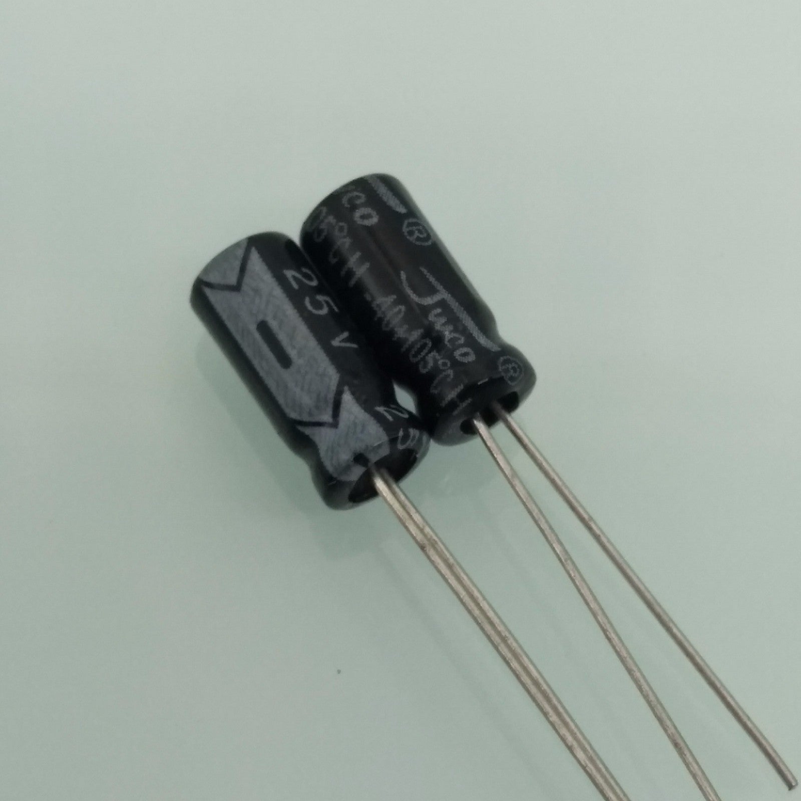 50pcs Electrolytic Capacitors 47uF 47mfd 25V +105℃ Radial 5 x 11mm