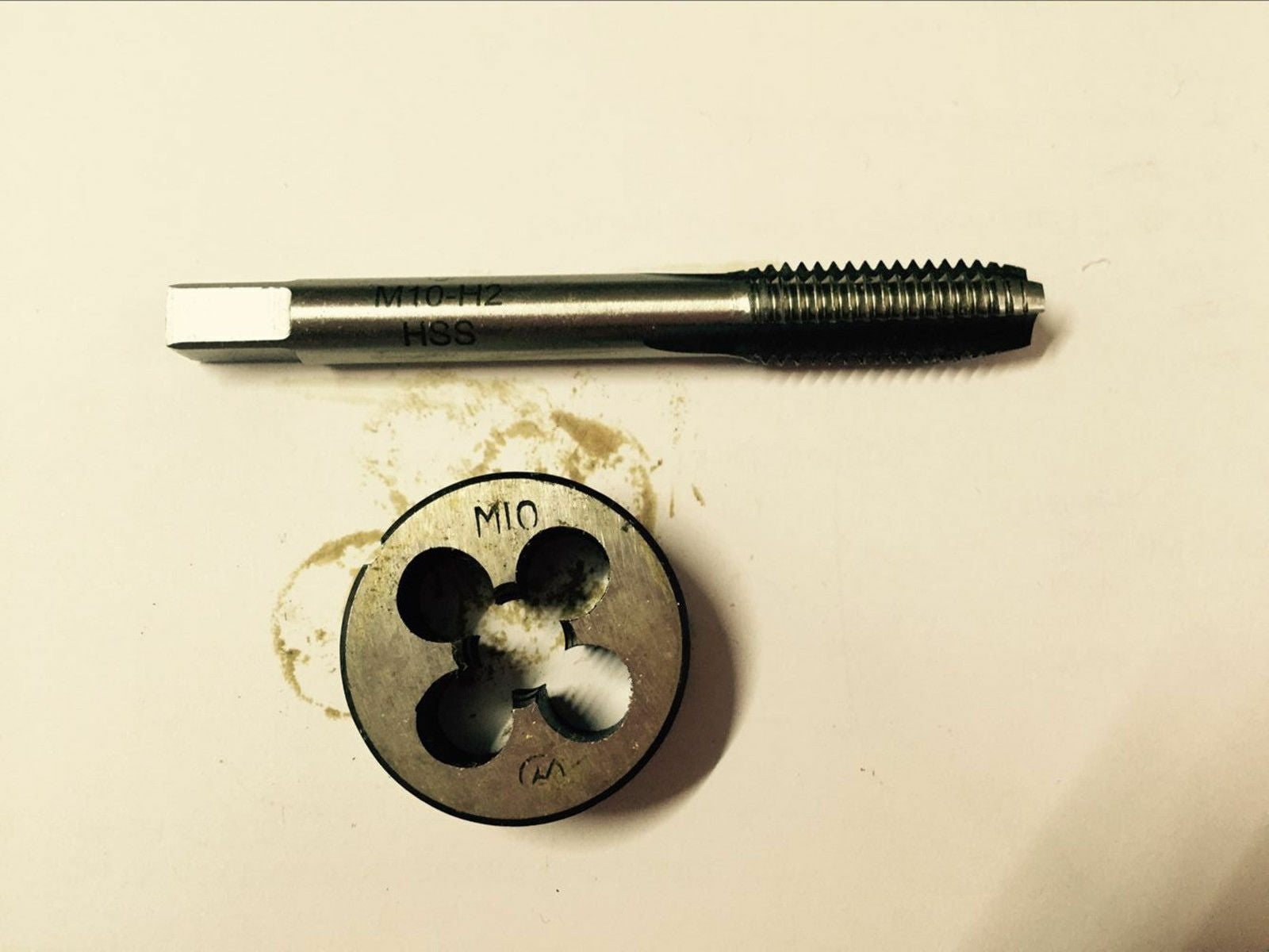 1 set of Right HSS Dies & Taps M10 x 0.5mm Metric Thread Right Hand