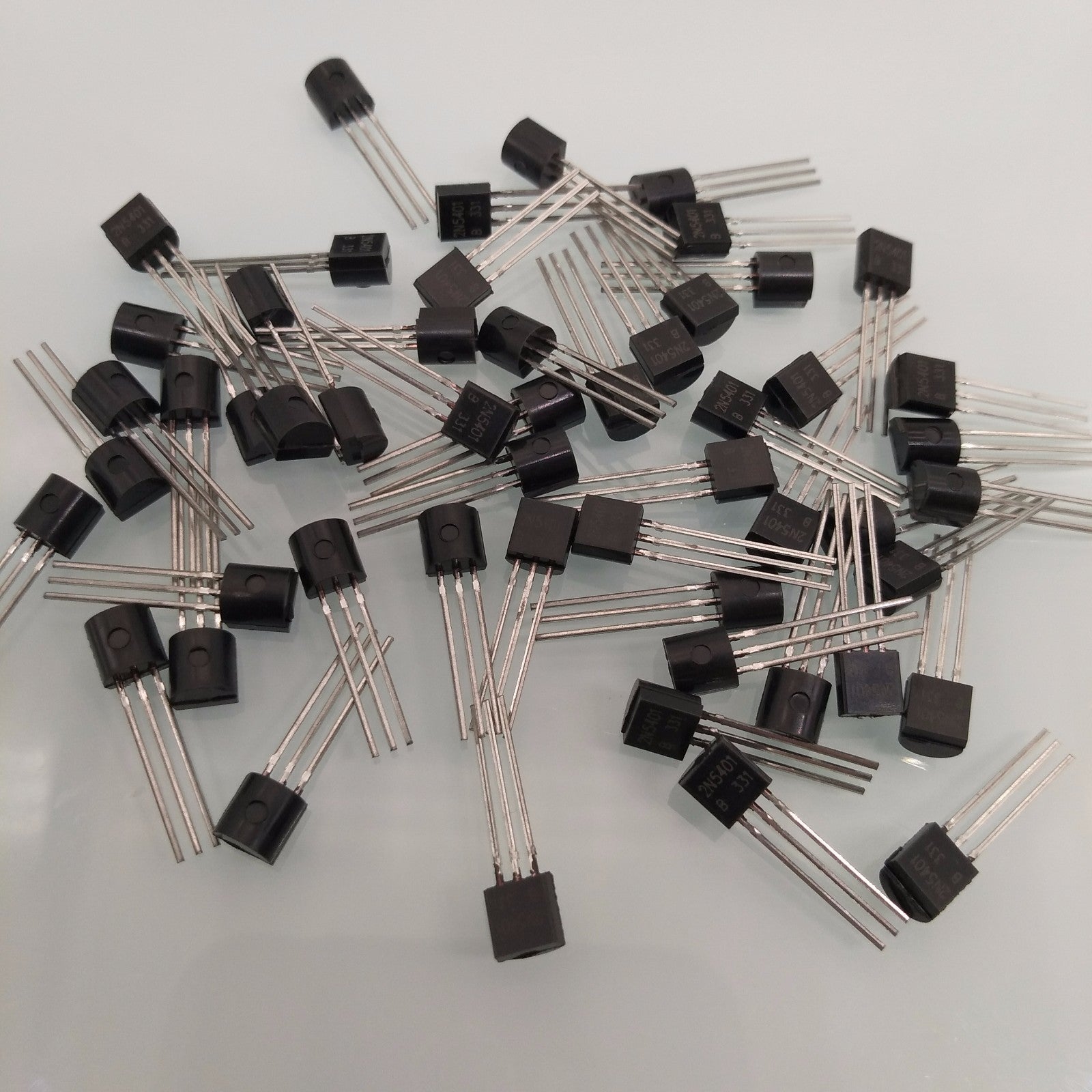 US Stock 100pcs 2N5401 Transistor PNP 150 Volts 600 mA HAM