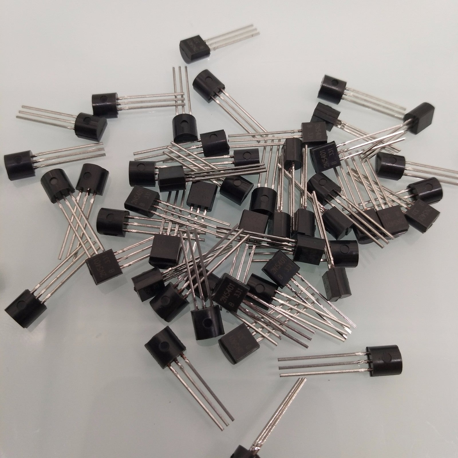 US Stock 100pcs 2N5401 Transistor PNP 150 Volts 600 mA HAM