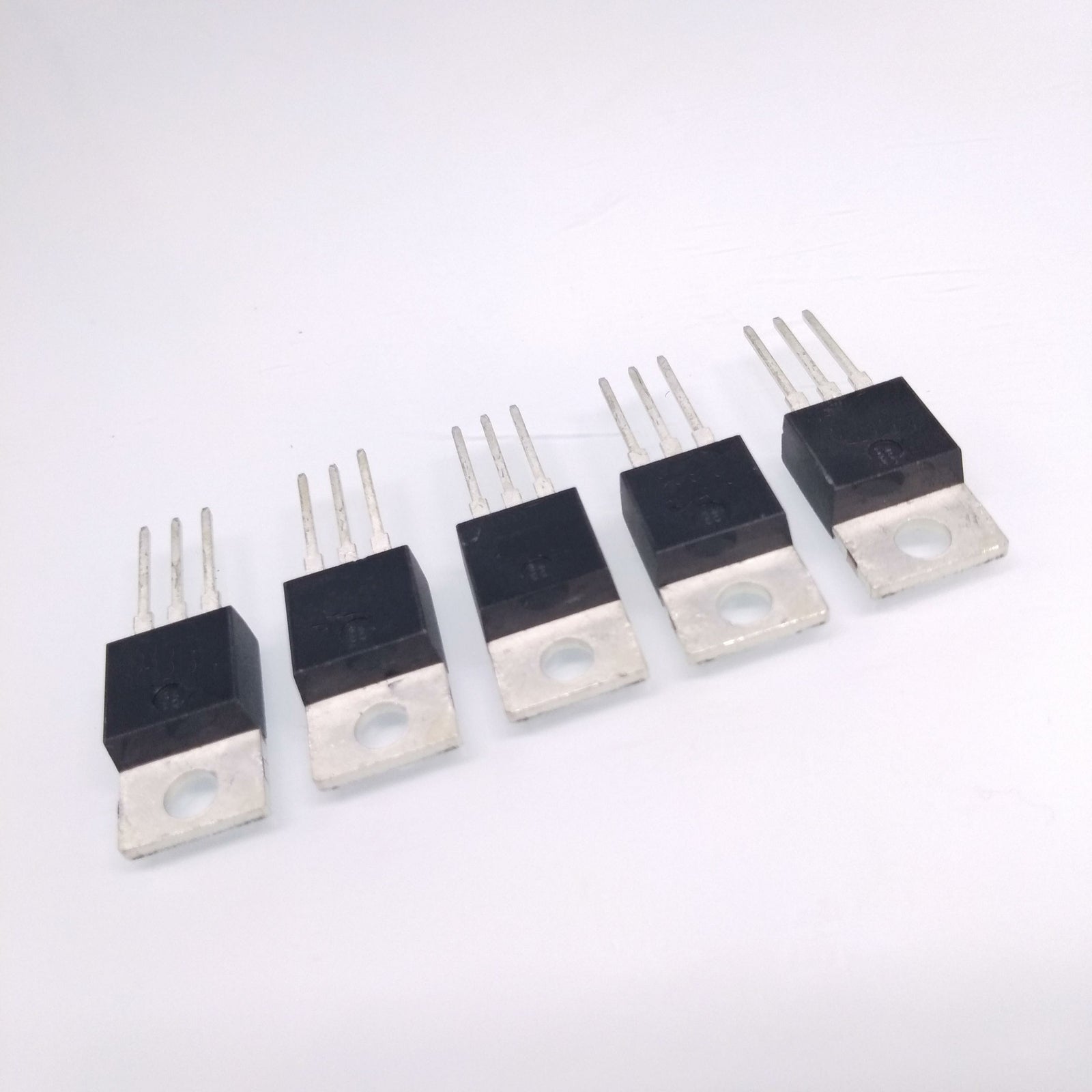 US Stock 5pcs MUR1620CTG U1620G 16A 200V TO-220 Fast Recovery Diode