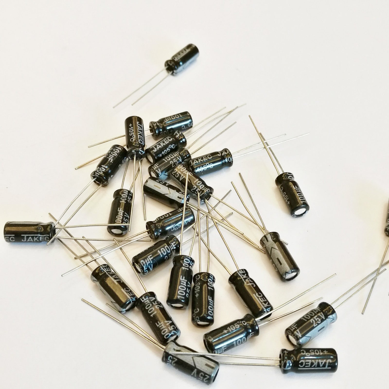 AU Stock 50pcs Electrolytic Capacitors 100uF 100mfd 25V +105℃ Radial 5 x 11mm