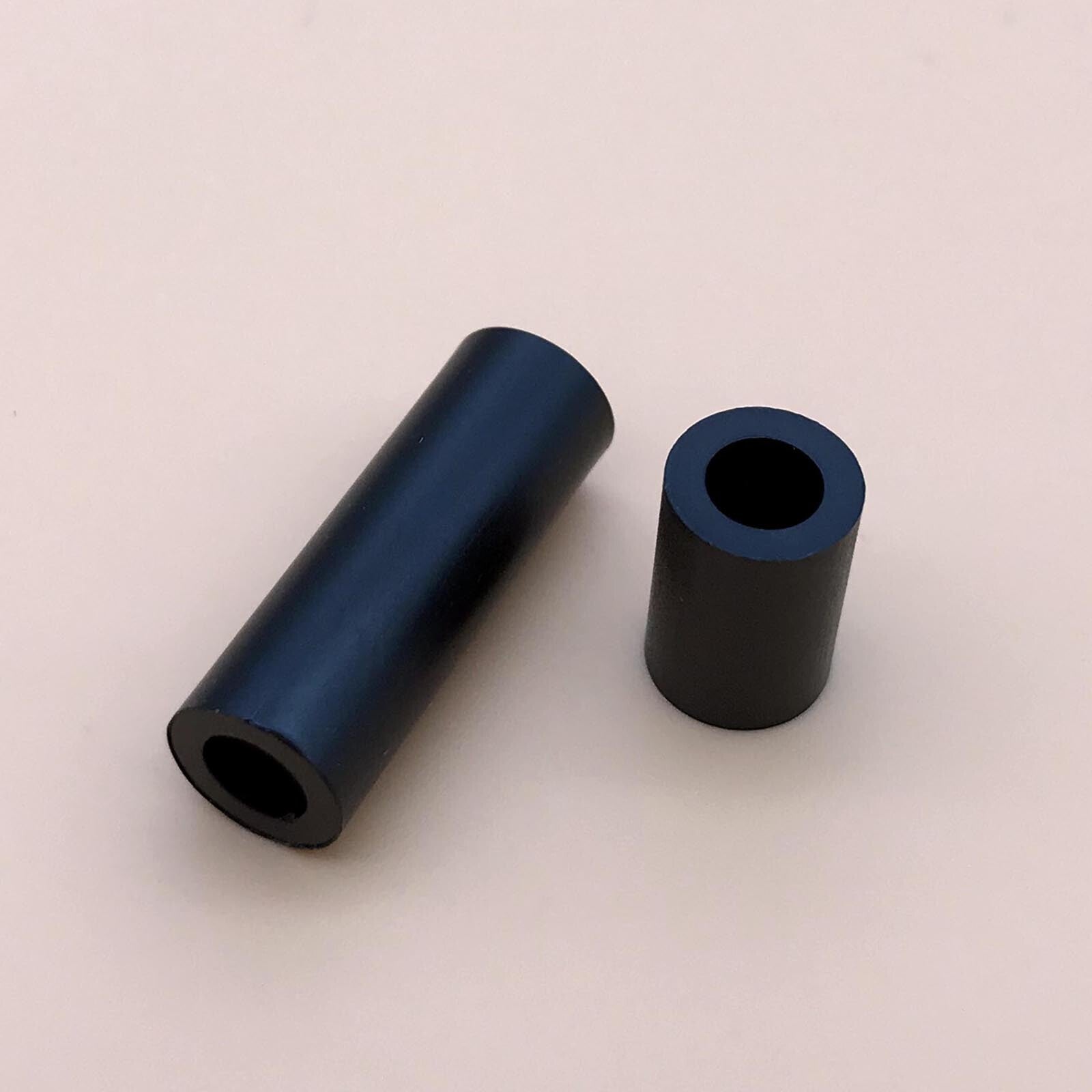 100pcs Black Nylon ABS Round Non-Threaded Column Standoff Spacer Washer M4x2mm