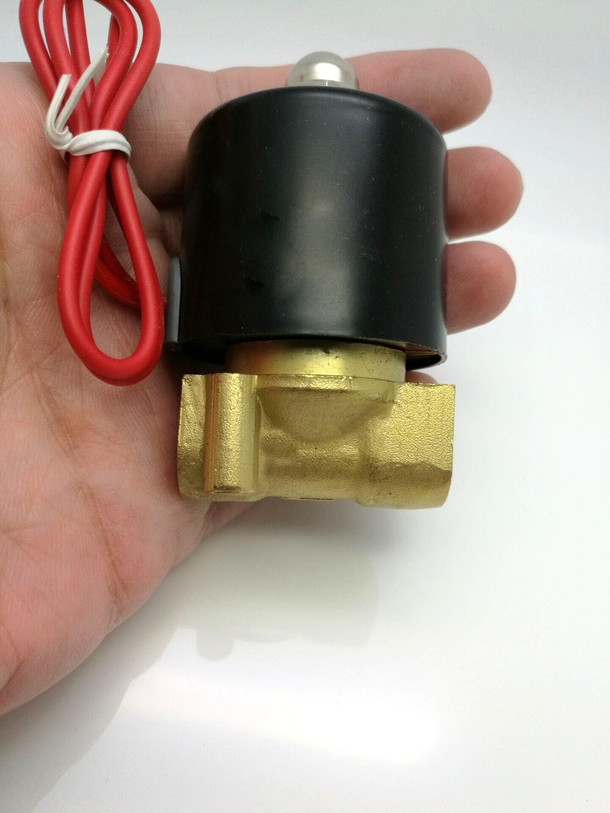 US Stock 110v AC 1/4" Electric Solenoid Valve Diesel Gas Water Air 2W-025-08 NC