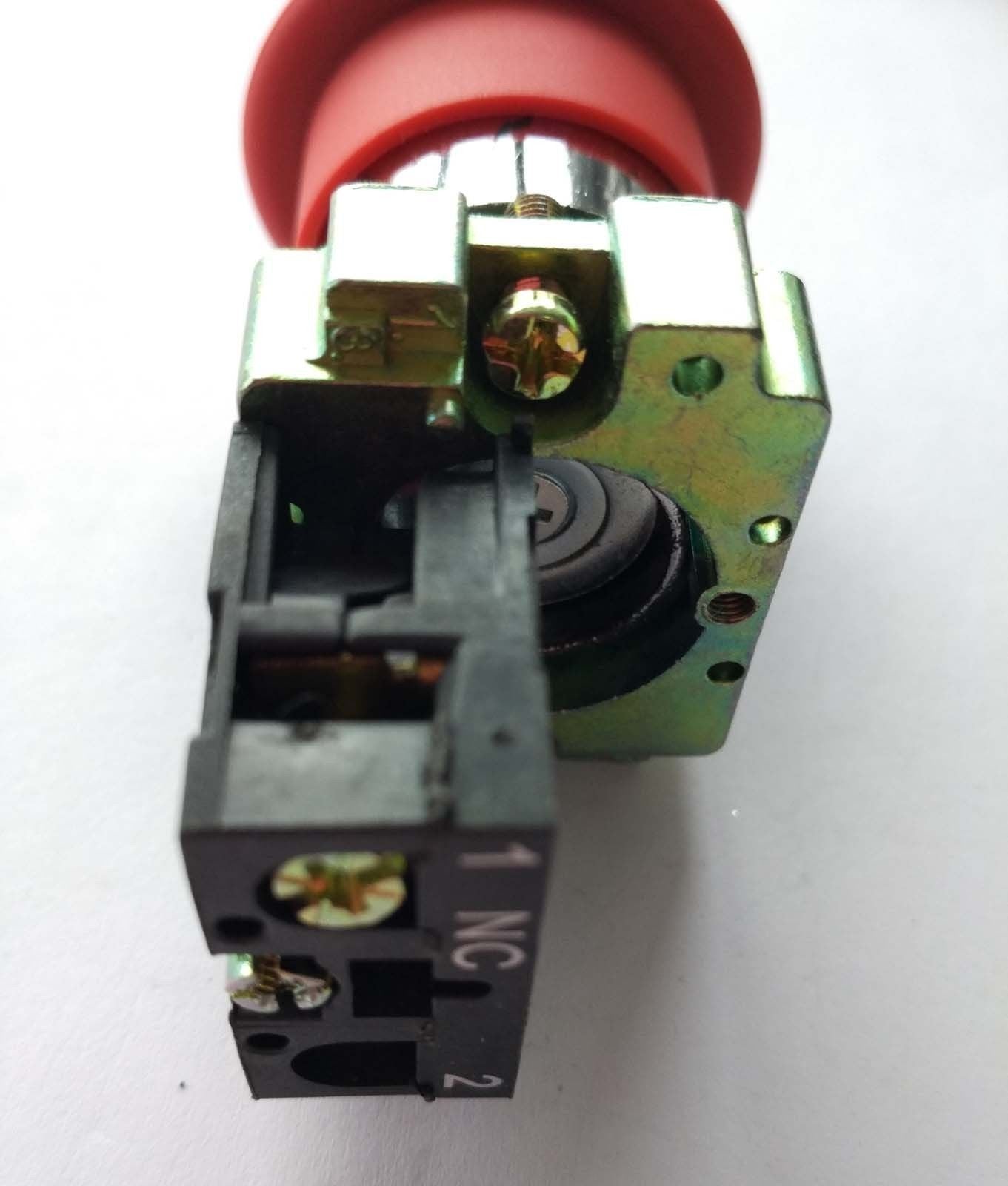 US Stock XB2-BS545 1NC 1NO Contact Twist Reset Emergency Stop Button Switch