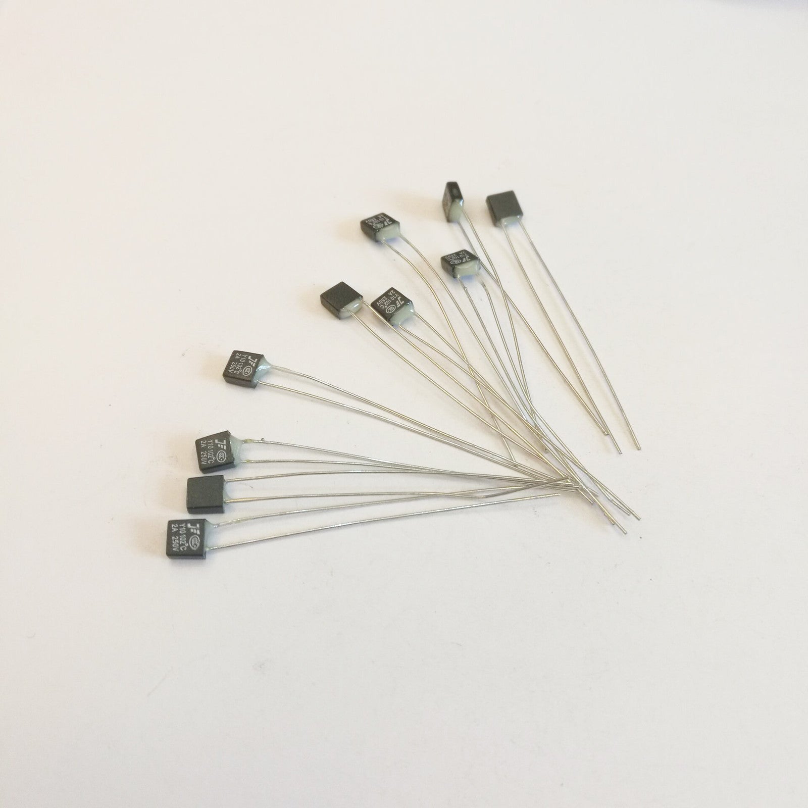 US Stock 10pcs RH 115℃ Thermal Fuse 2A 250V